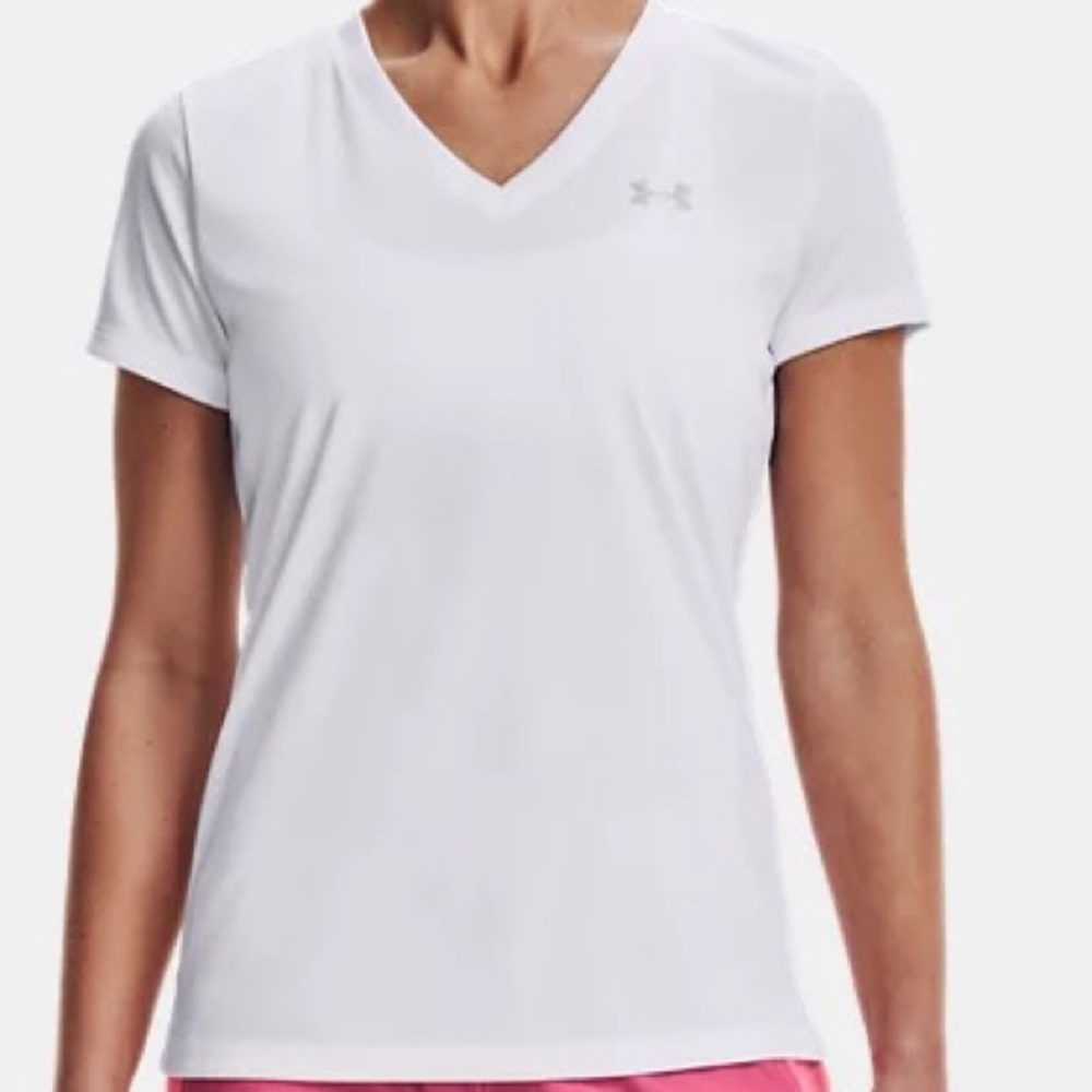 New with tags womens UnderArmour v neck